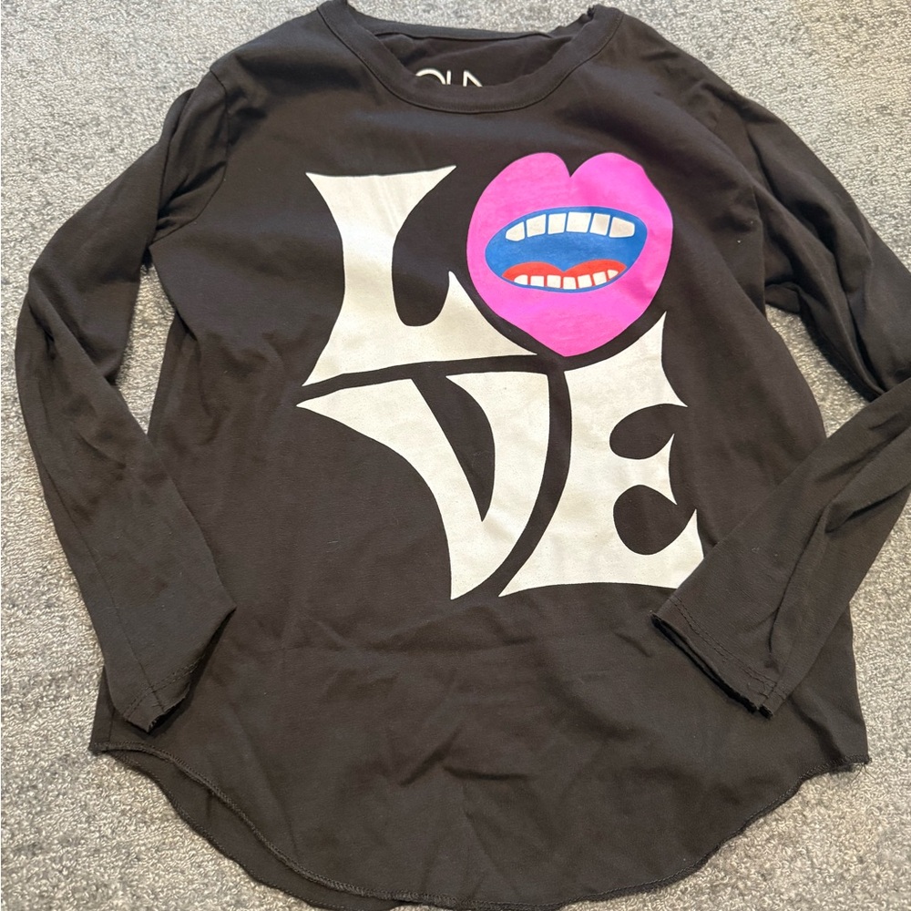 Black Long Sleeve Love Graphic Tee
Chaser size 8